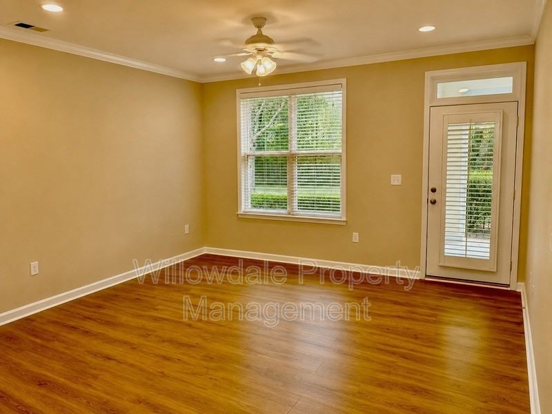 204 Savannah Ridge Rd - Photo 7 of 17