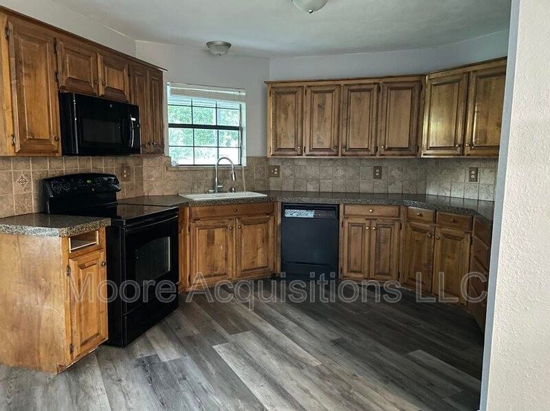 730 Patricia Dr - Photo 7 of 21
