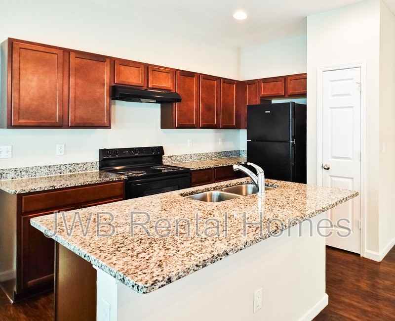 1282 Lake Shore Blvd - Photo 2 of 12