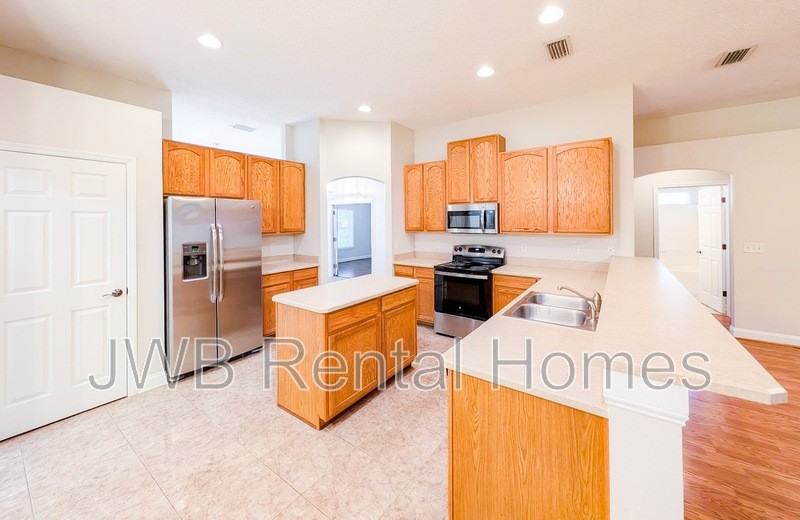 10238 Emma Lakes Dr - Photo 2 of 21