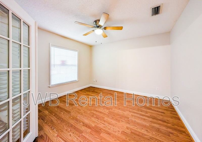 10238 Emma Lakes Dr - Photo 6 of 21