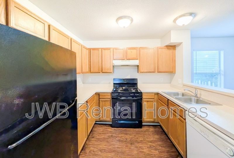 75 W 7th St - Photo 2 of 15