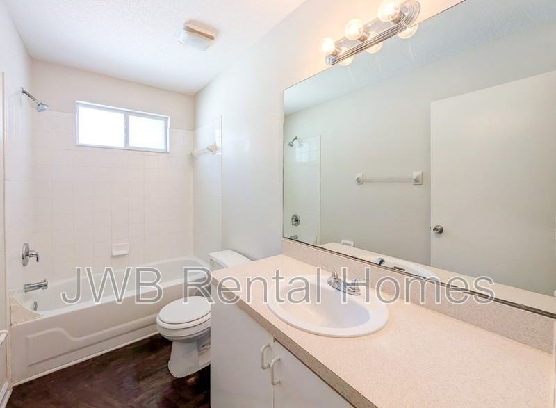 75 W 7th St - Photo 6 of 15