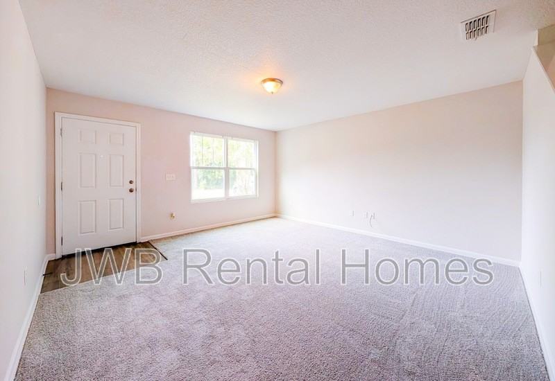 7625 Dandy Ave - Photo 4 of 17
