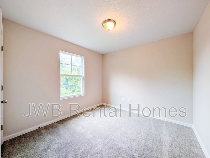 7625 Dandy Ave - Photo 7 of 17