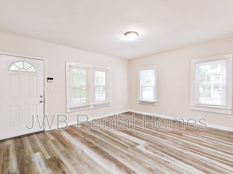 1265 W 31st St - Photo 6 of 11