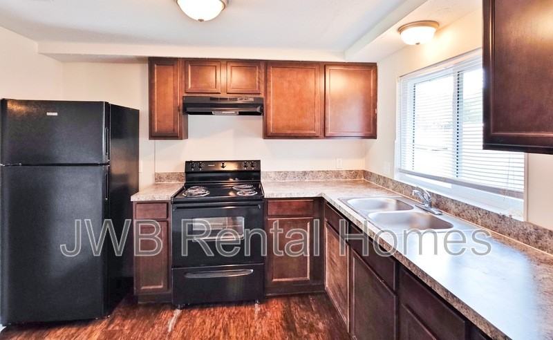 1703 Old Middleburg Rd N - Photo 2 of 11