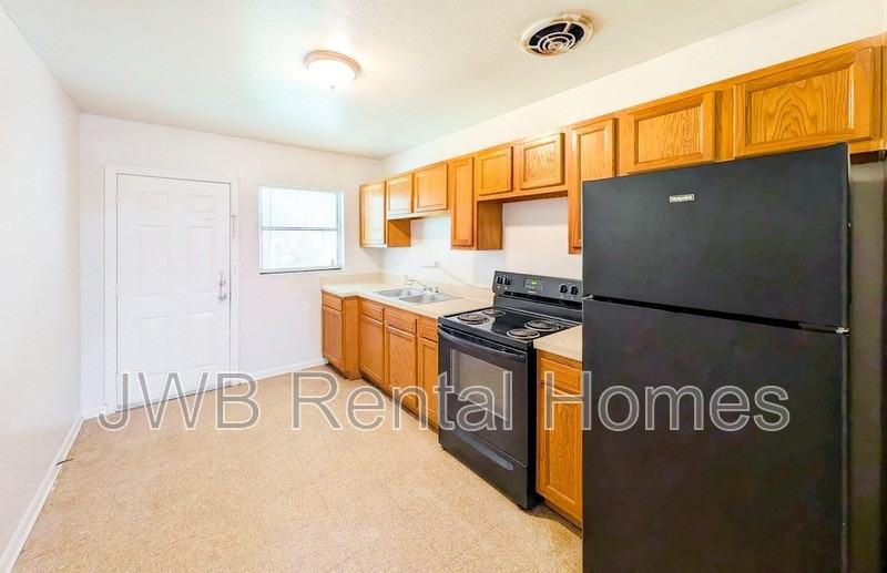 5432 Alpha Ave - Photo 2 of 14