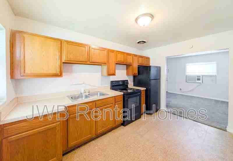 5432 Alpha Ave - Photo 4 of 14