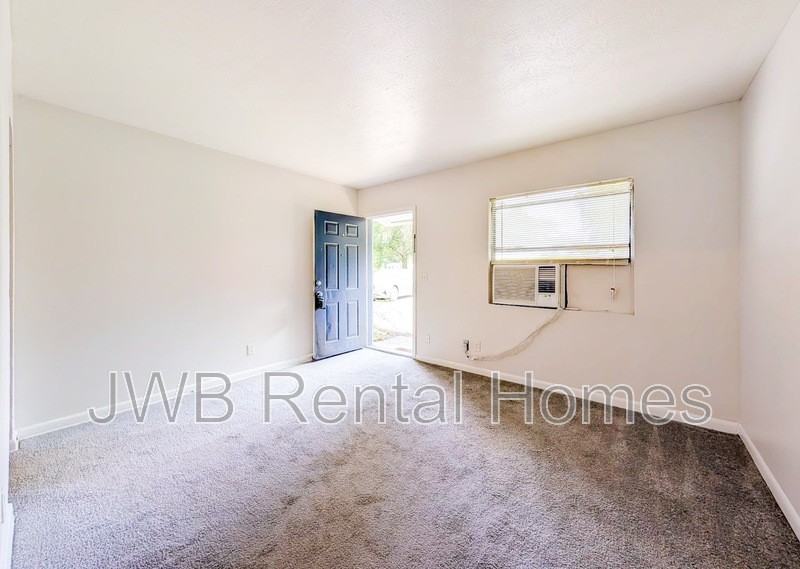 5432 Alpha Ave - Photo 6 of 14