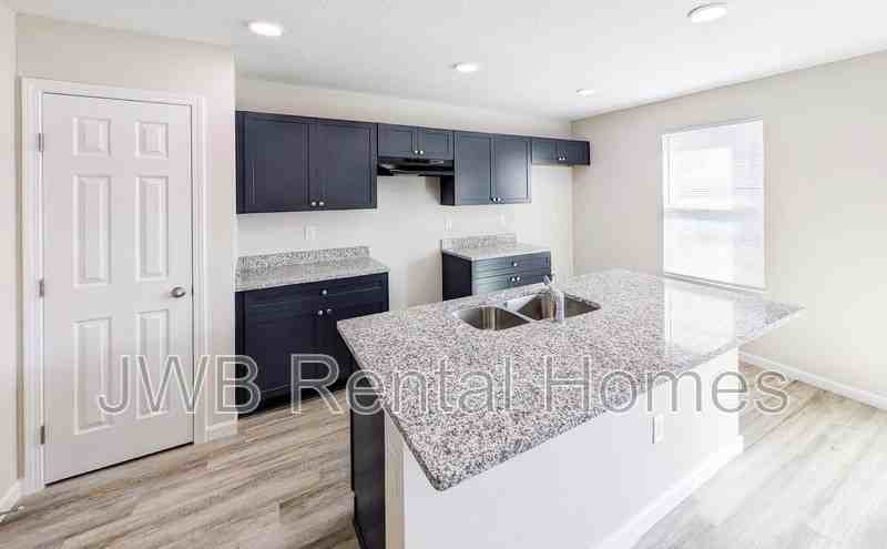8905 1st Ave - Photo 2 of 16
