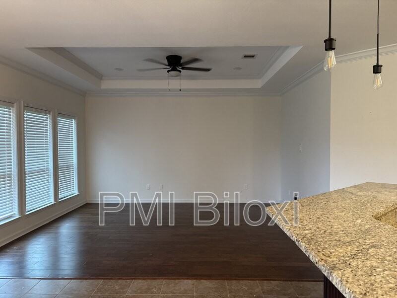 15192 Oberlin Ave - Photo 4 of 23