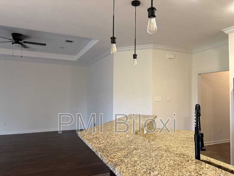 15192 Oberlin Ave - Photo 5 of 23