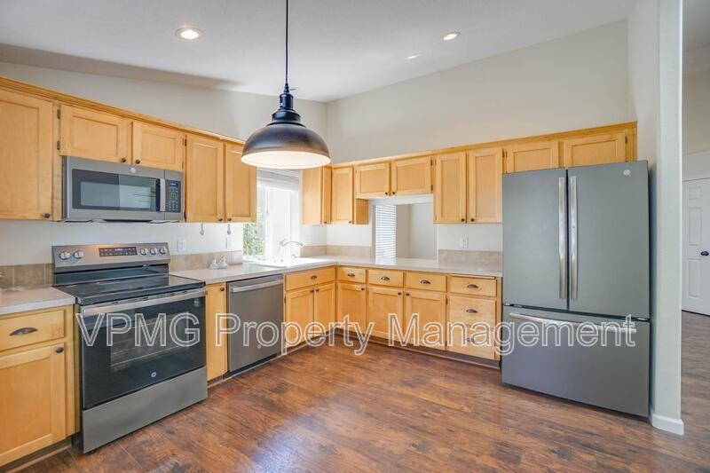 2115 Nw 143rd Cir - Photo 7 of 38