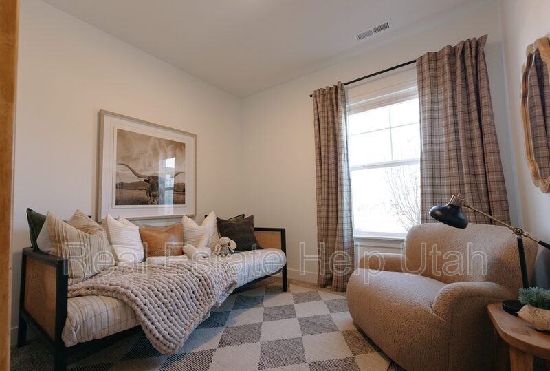 952 W Big Ben Ln #G101 - Photo 7 of 9