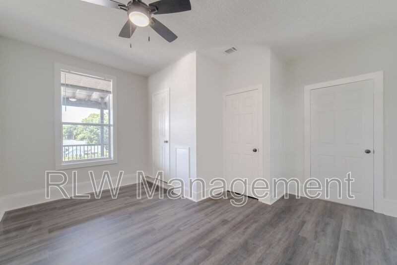 11 N Central Ave #301 - Photo 4 of 10