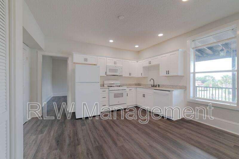 11 N Central Ave #301 - Photo 5 of 10
