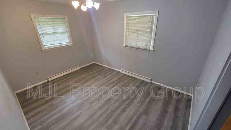 1512 Robeson Ave - Photo 6 of 14