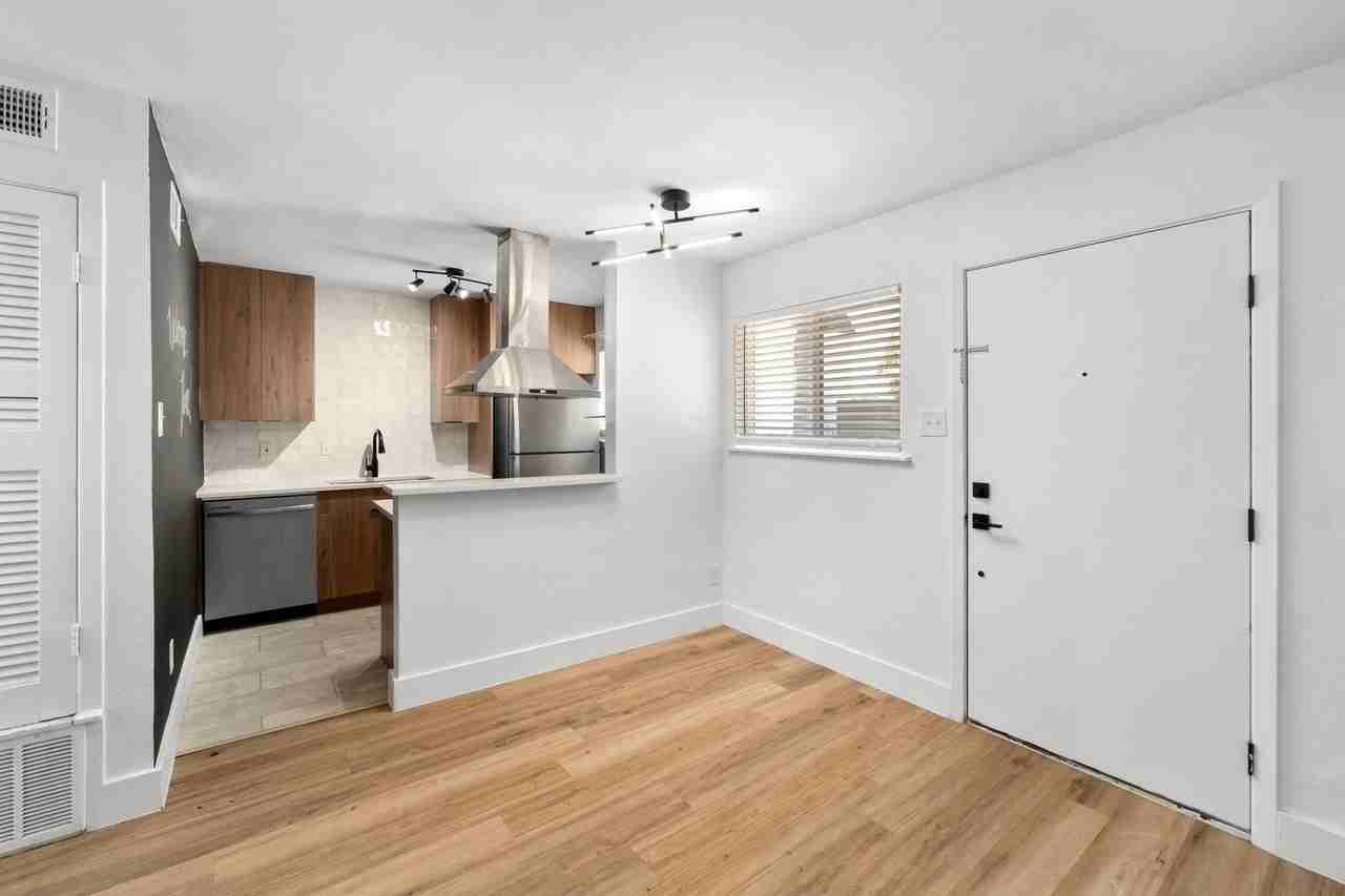 CrestHaus Apartments, LLC - Photo 6 of 47