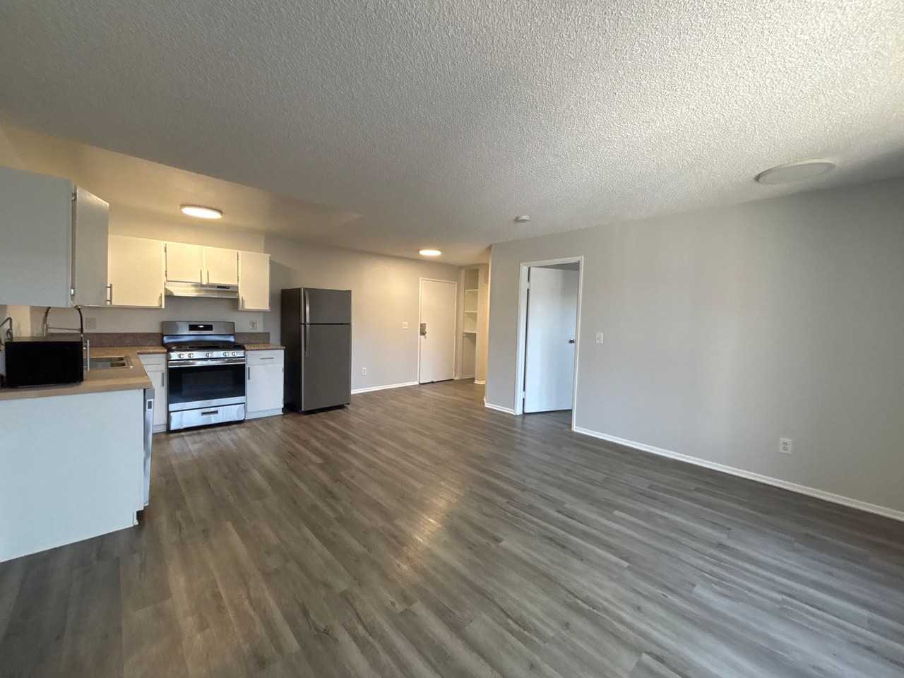 226 South Serrano - Photo 6 of 46