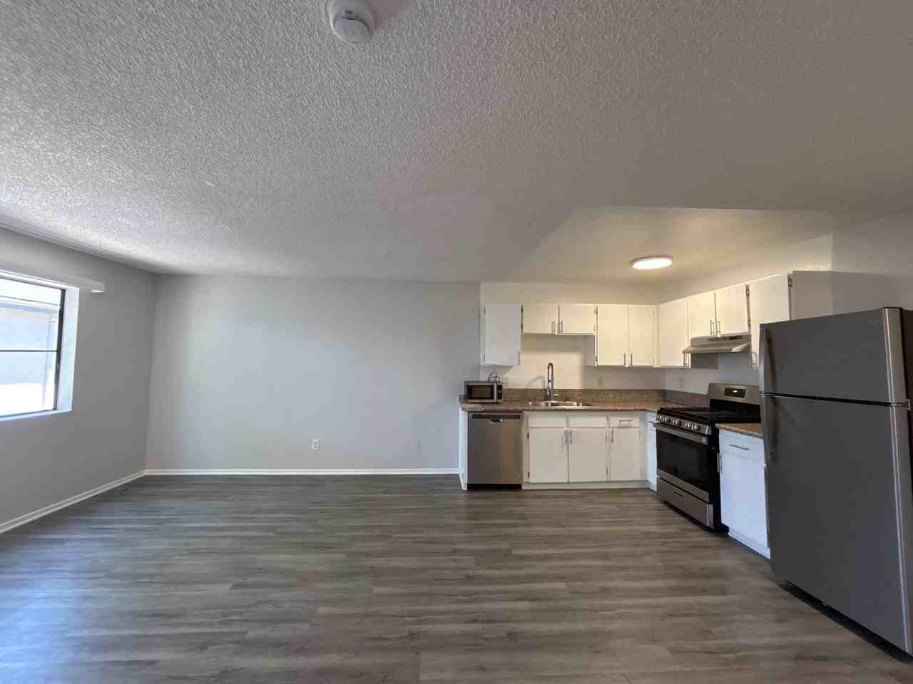 226 South Serrano - Photo 7 of 46