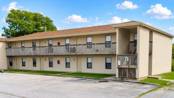featured image of 209 N Belcrest Ave