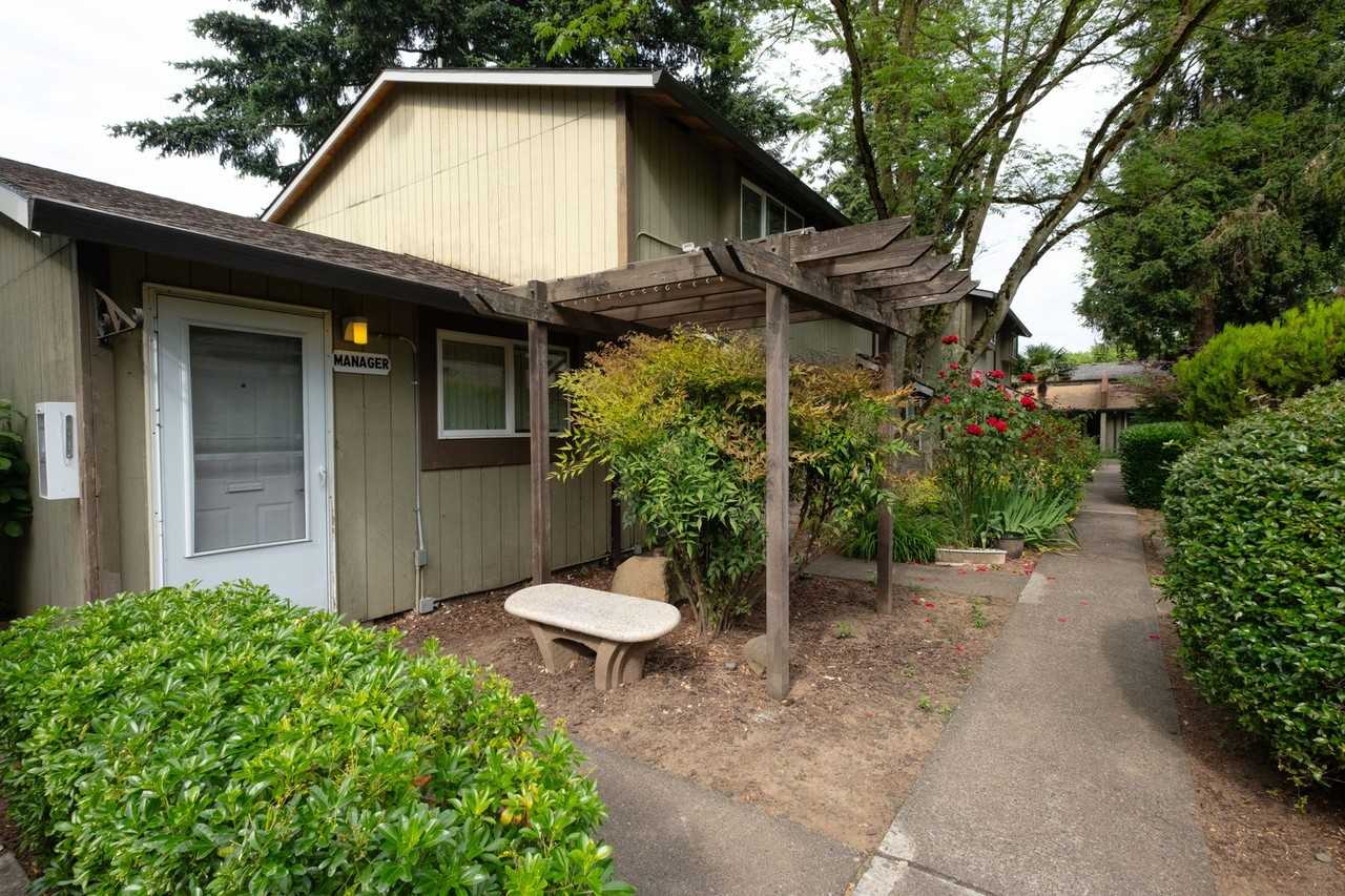 13625 SE Stark St. - Photo 3 of 23