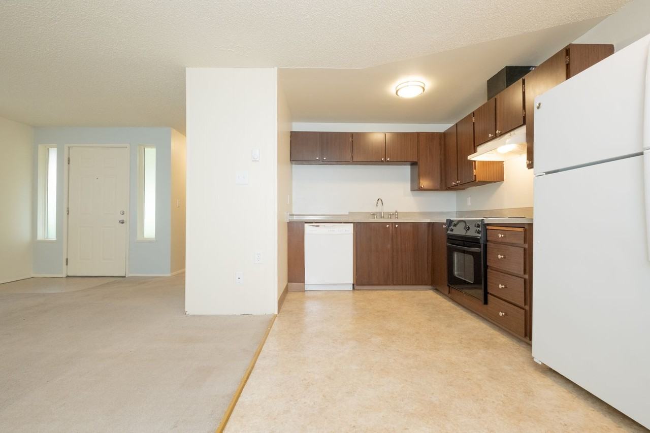 13625 SE Stark St. - Photo 7 of 23
