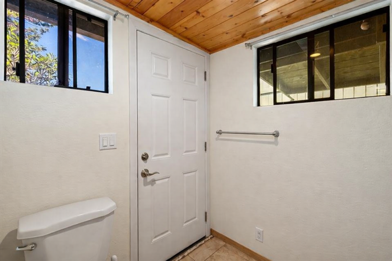 2846 Omaopio Rd #B - Photo 7 of 7