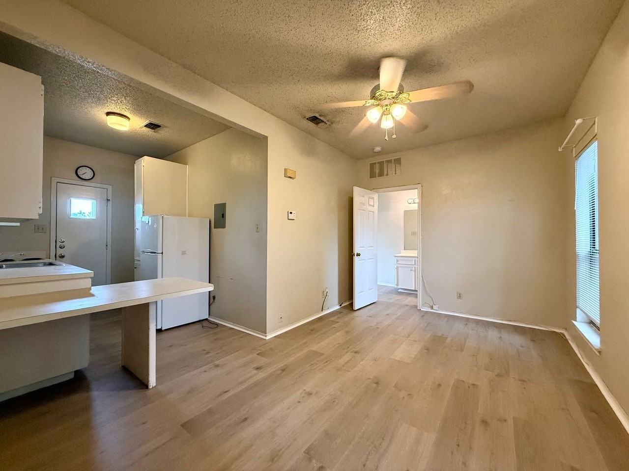 4401 Speedway #305 - Photo 3 of 10