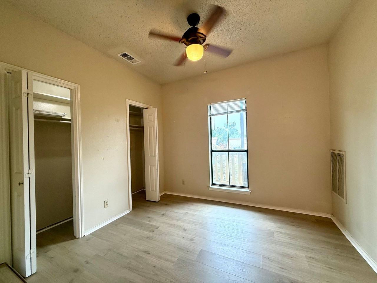 4401 Speedway #305 - Photo 5 of 10