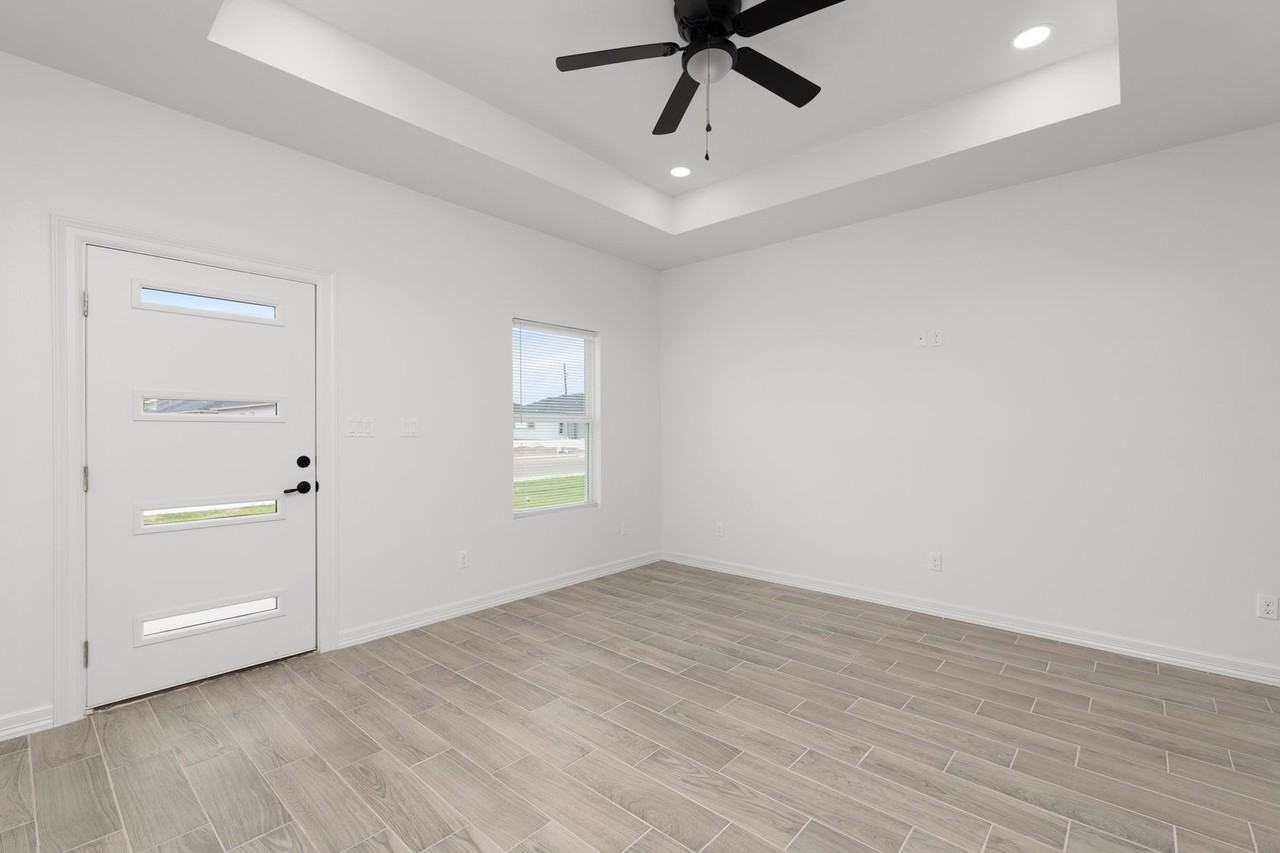 1801 Atrium Place - Photo 2 of 36