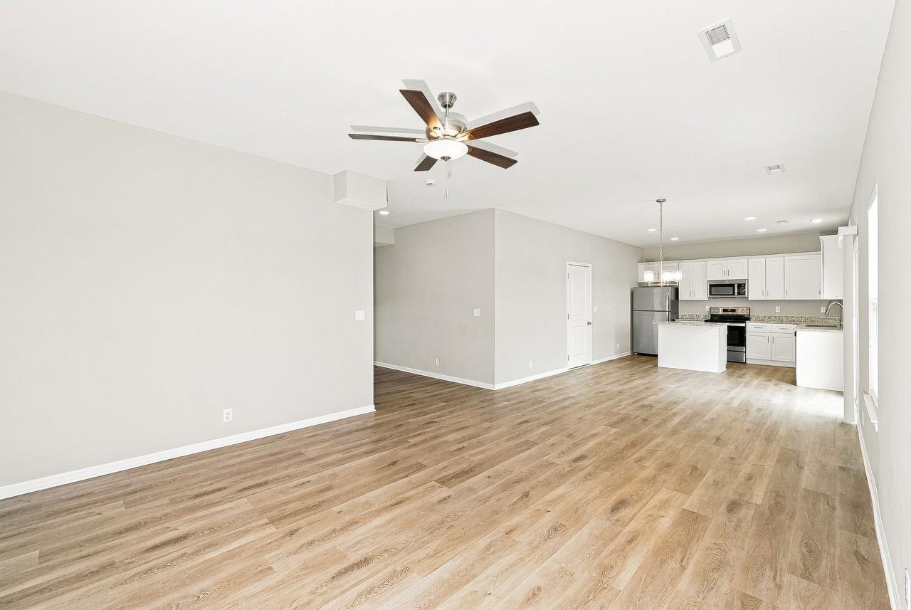 9130 Sw 2nd St - Photo 3 of 20