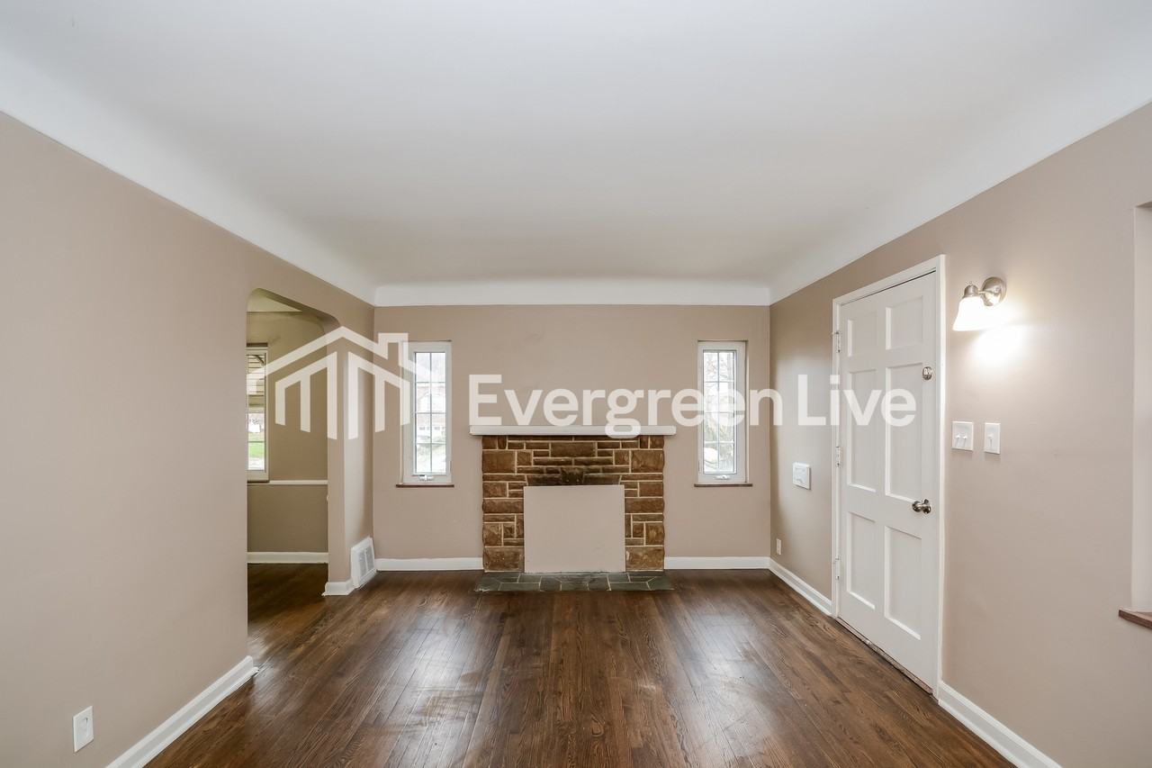 8334 Mayfair St - Photo 3 of 15