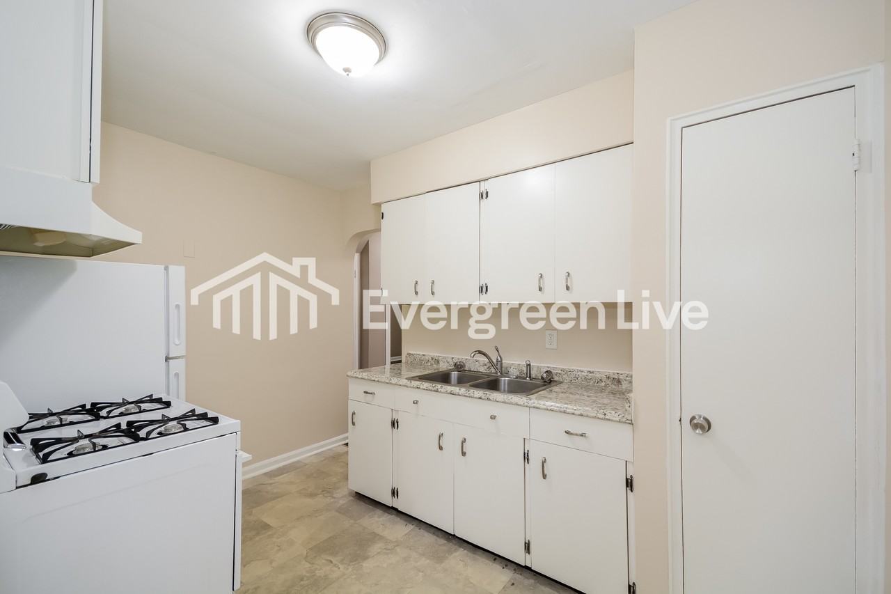 8334 Mayfair St - Photo 6 of 15