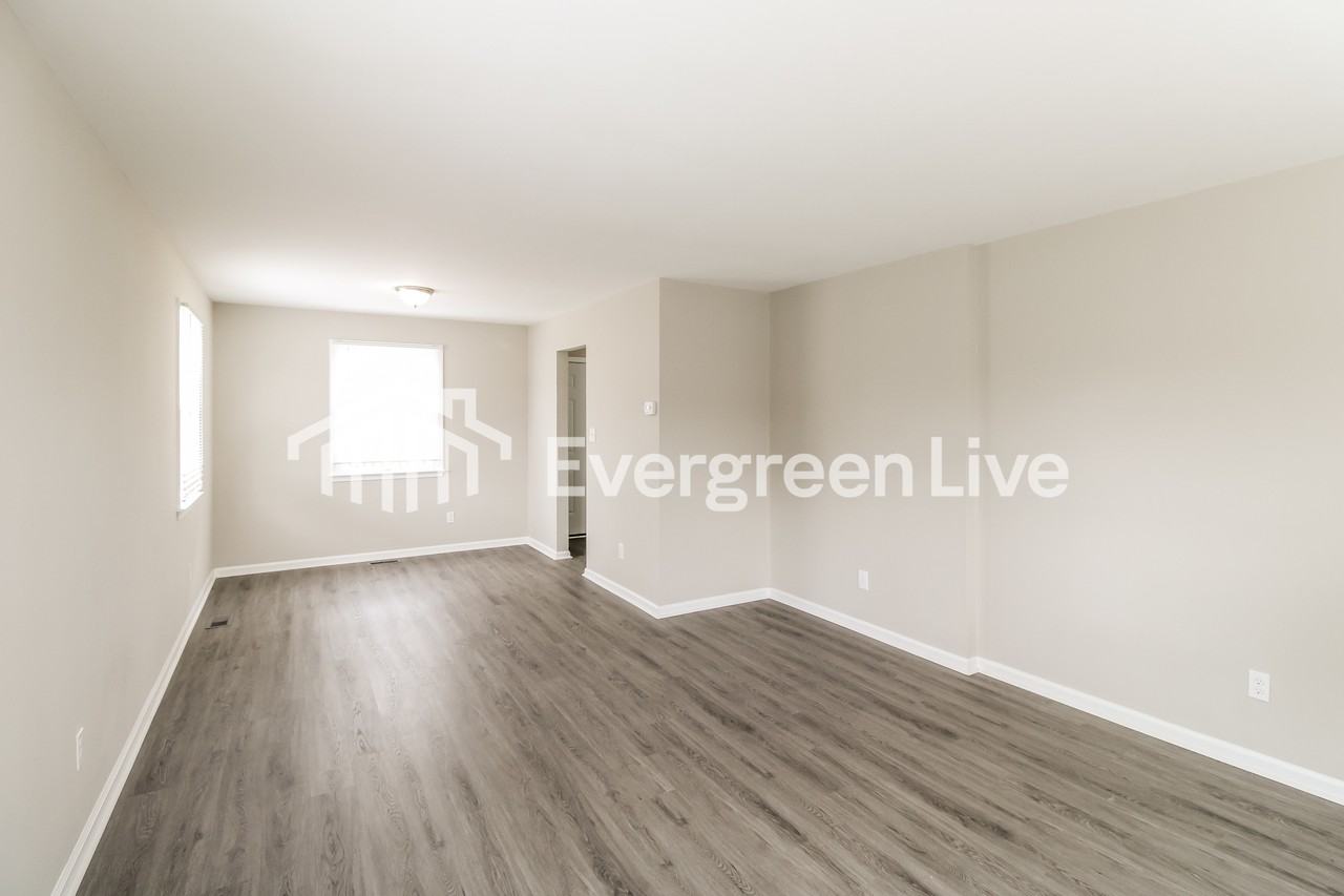 9906 Maidbrook Rd - Photo 3 of 15