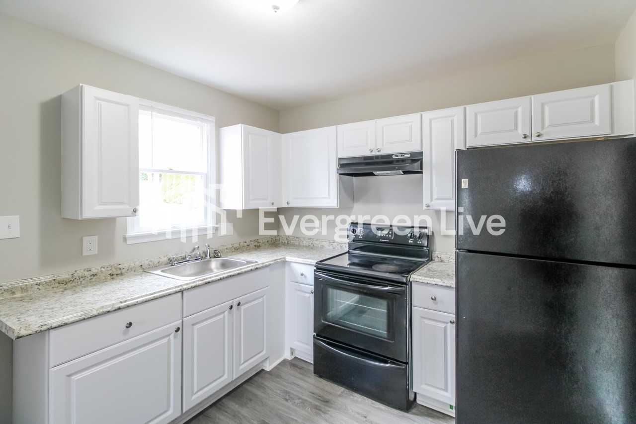 9906 Maidbrook Rd - Photo 5 of 15