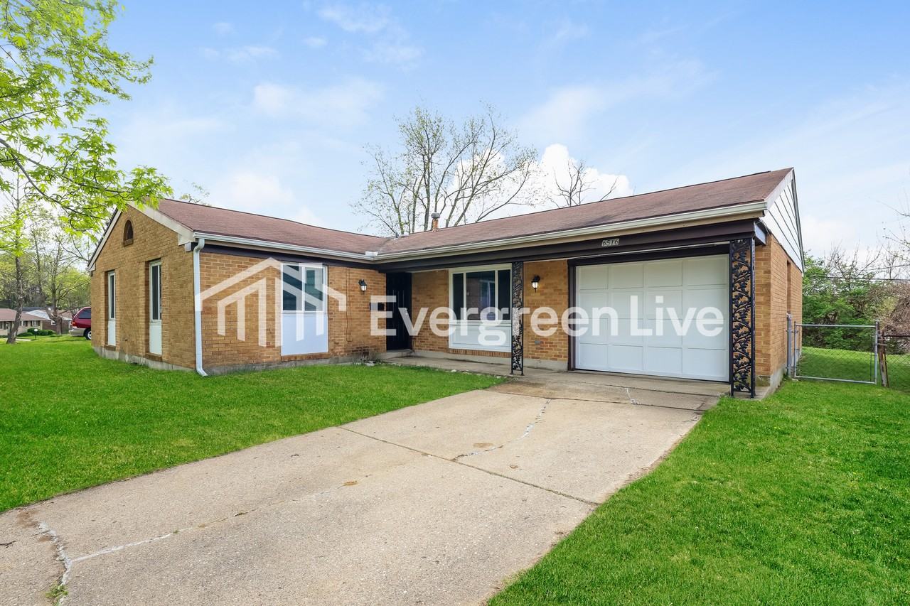 6516 Highbury Rd - Photo 2 of 15