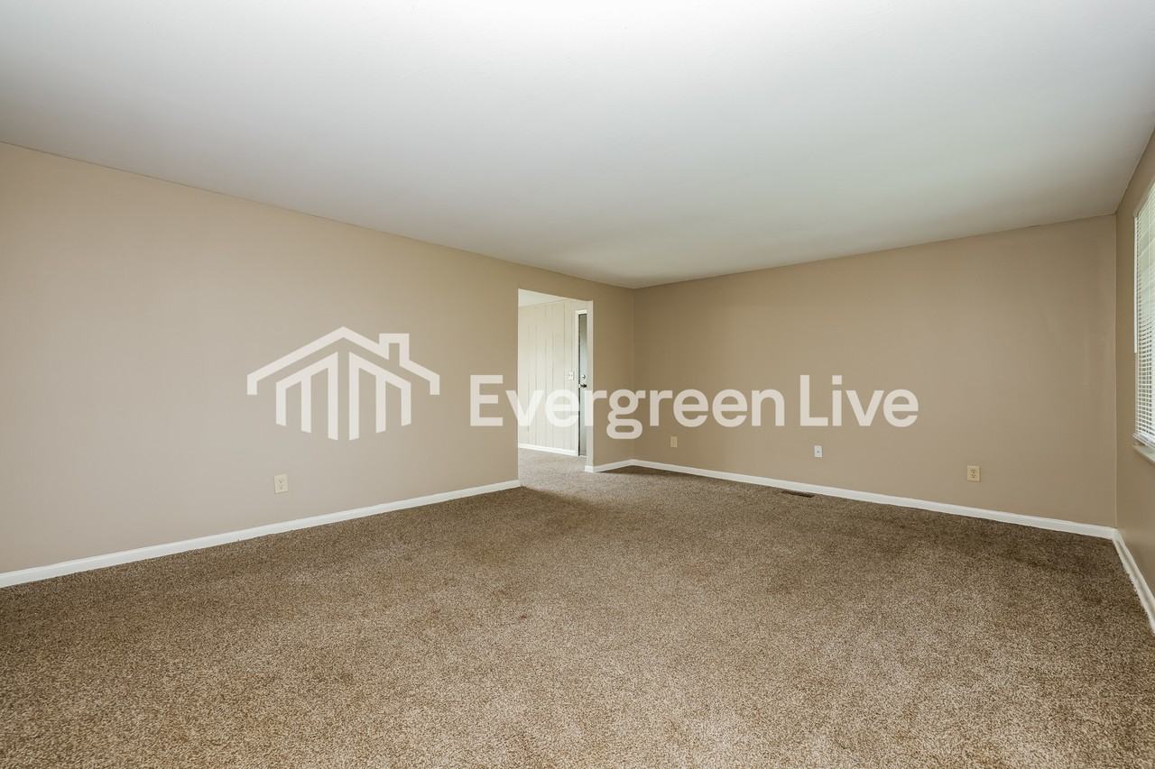 6516 Highbury Rd - Photo 3 of 15