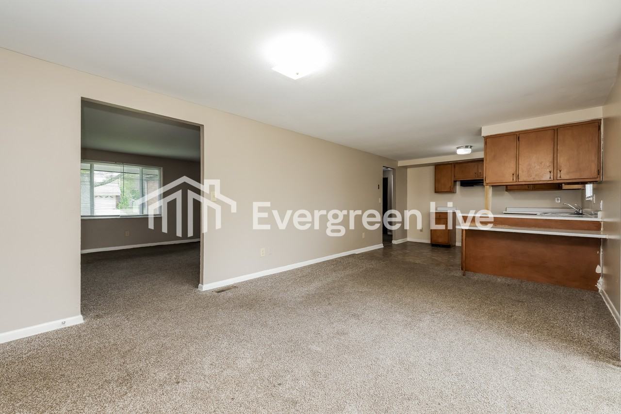 6516 Highbury Rd - Photo 6 of 15