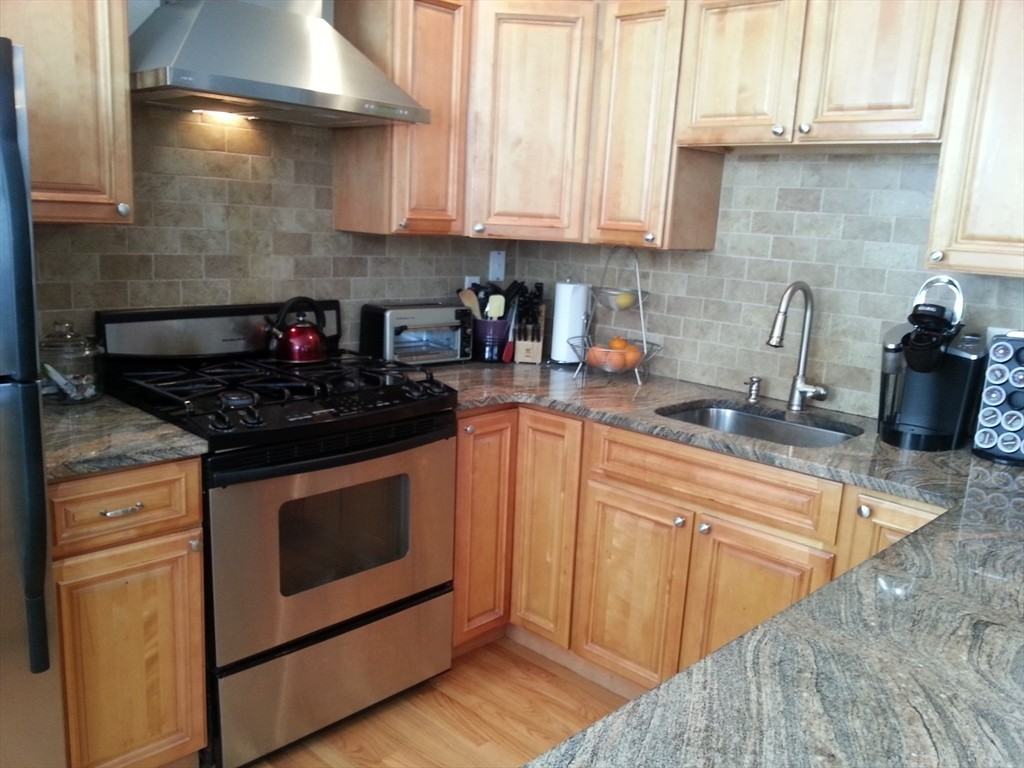 28 Aldrich St - Photo 2 of 9