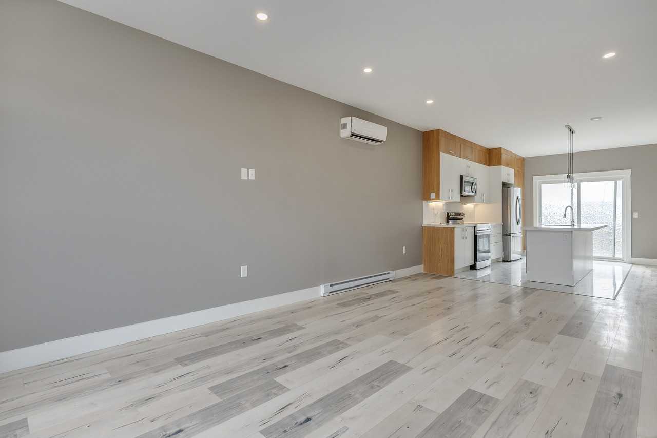 32 Higgins Avenue - Photo 7 of 44