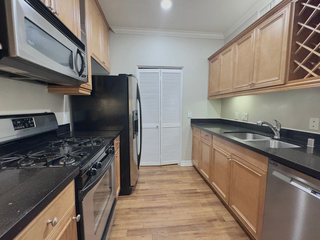3237 Watermarke Pl - Photo 3 of 9
