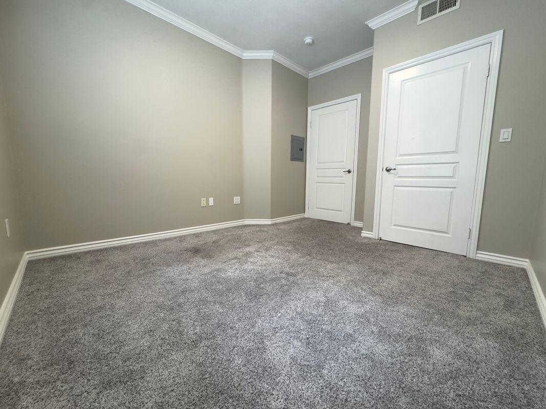 3237 Watermarke Pl - Photo 5 of 9