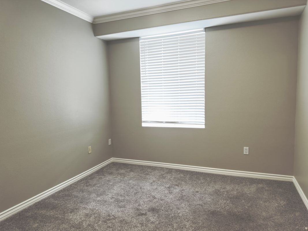 3237 Watermarke Pl - Photo 6 of 9