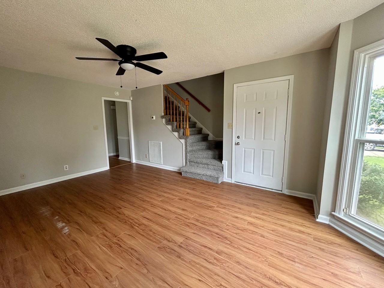 1225 Cobblestone Ln - Photo 6 of 44