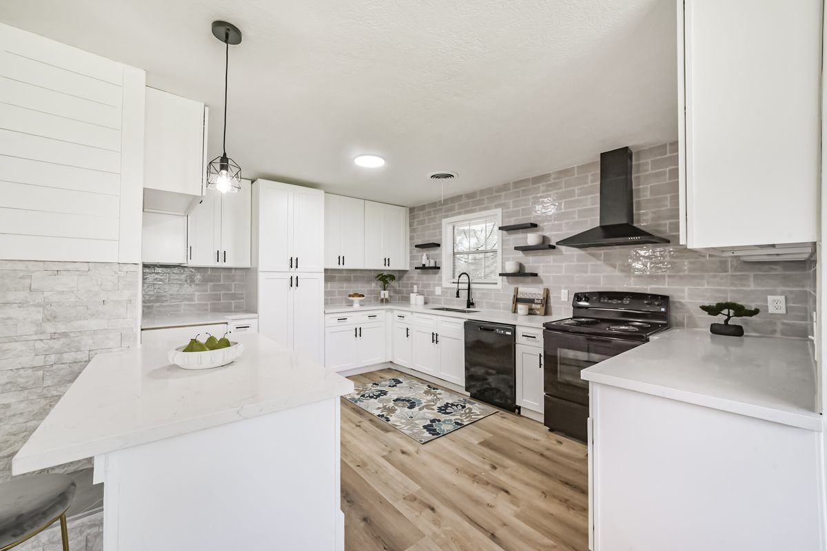 306 Red Bud Ln - Photo 6 of 7