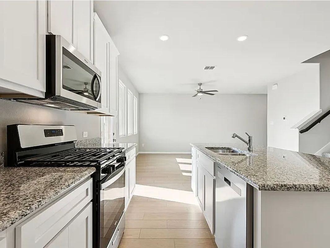 920 Santa Lucia Dr - Photo 4 of 10