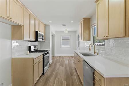 2715 Cedar St - Photo 4 of 13