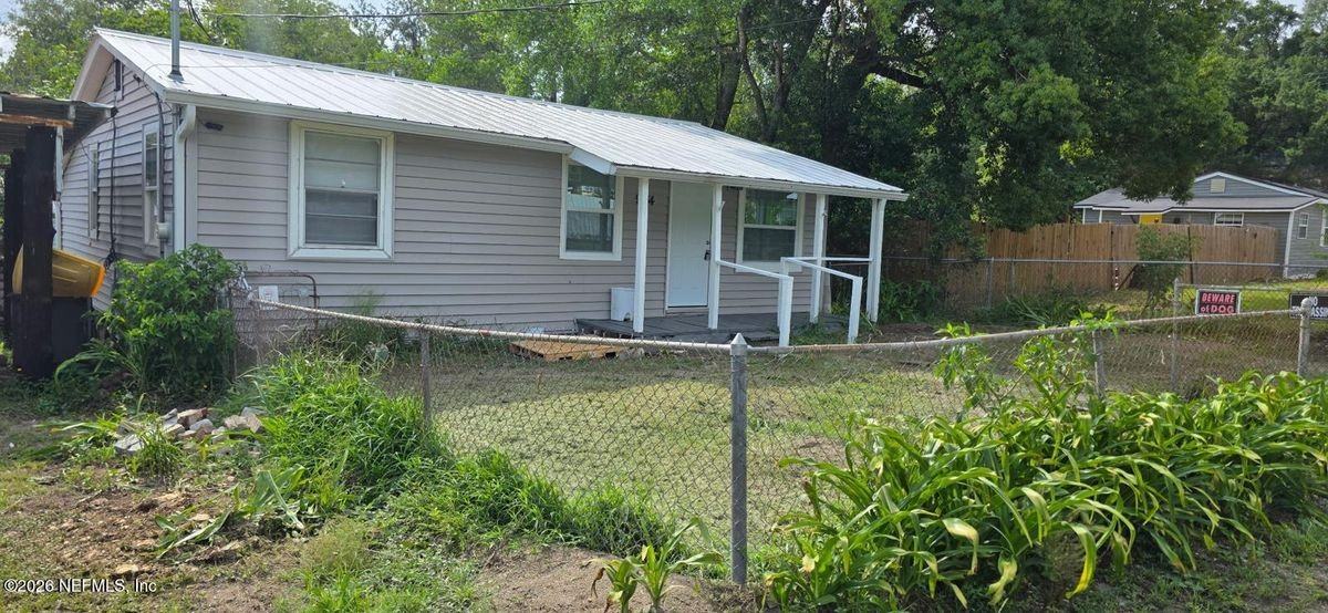 9454 Campus Ave - Photo 2 of 17